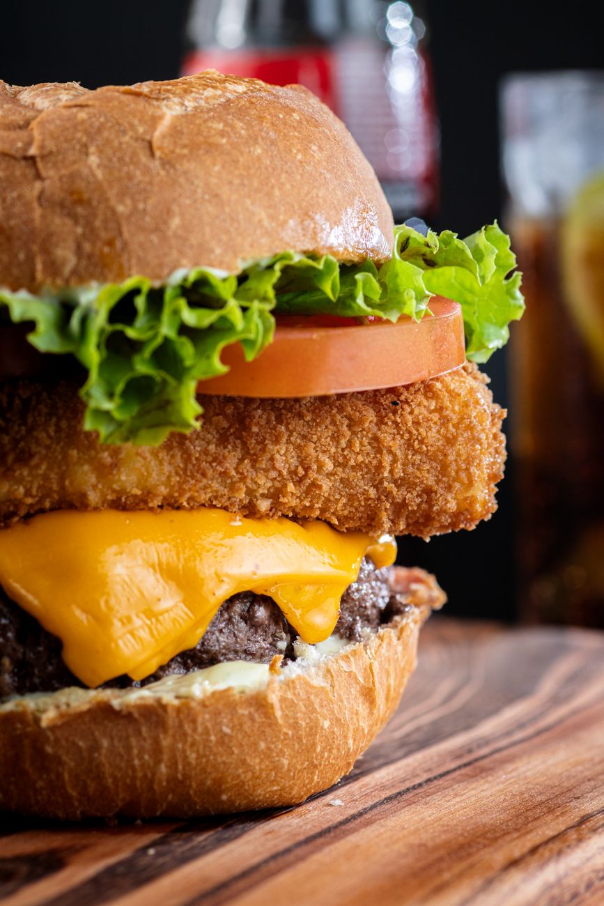 A cheeseburger.
